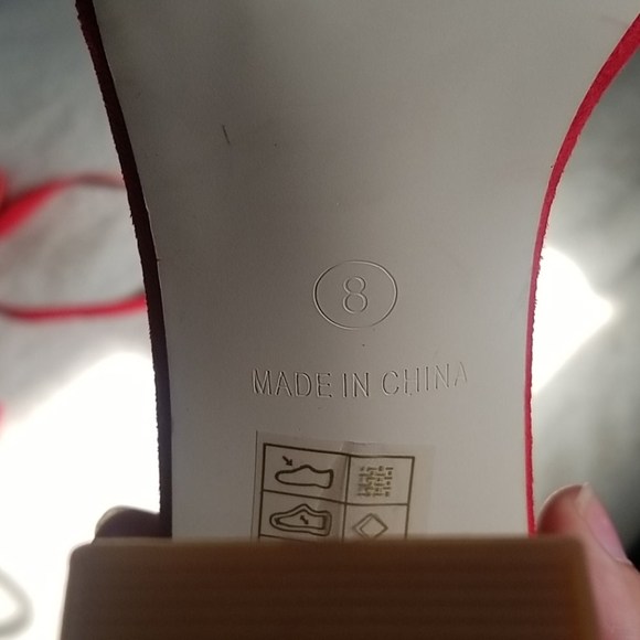 Heels - Picture 4 of 5